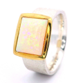 Bague en opale noble soudée à lor avec de...
