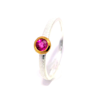 Bague rubis naturel partiellement plaquée or 5 µ