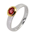 Bague saphir rouge partiellement plaquée or 5µ